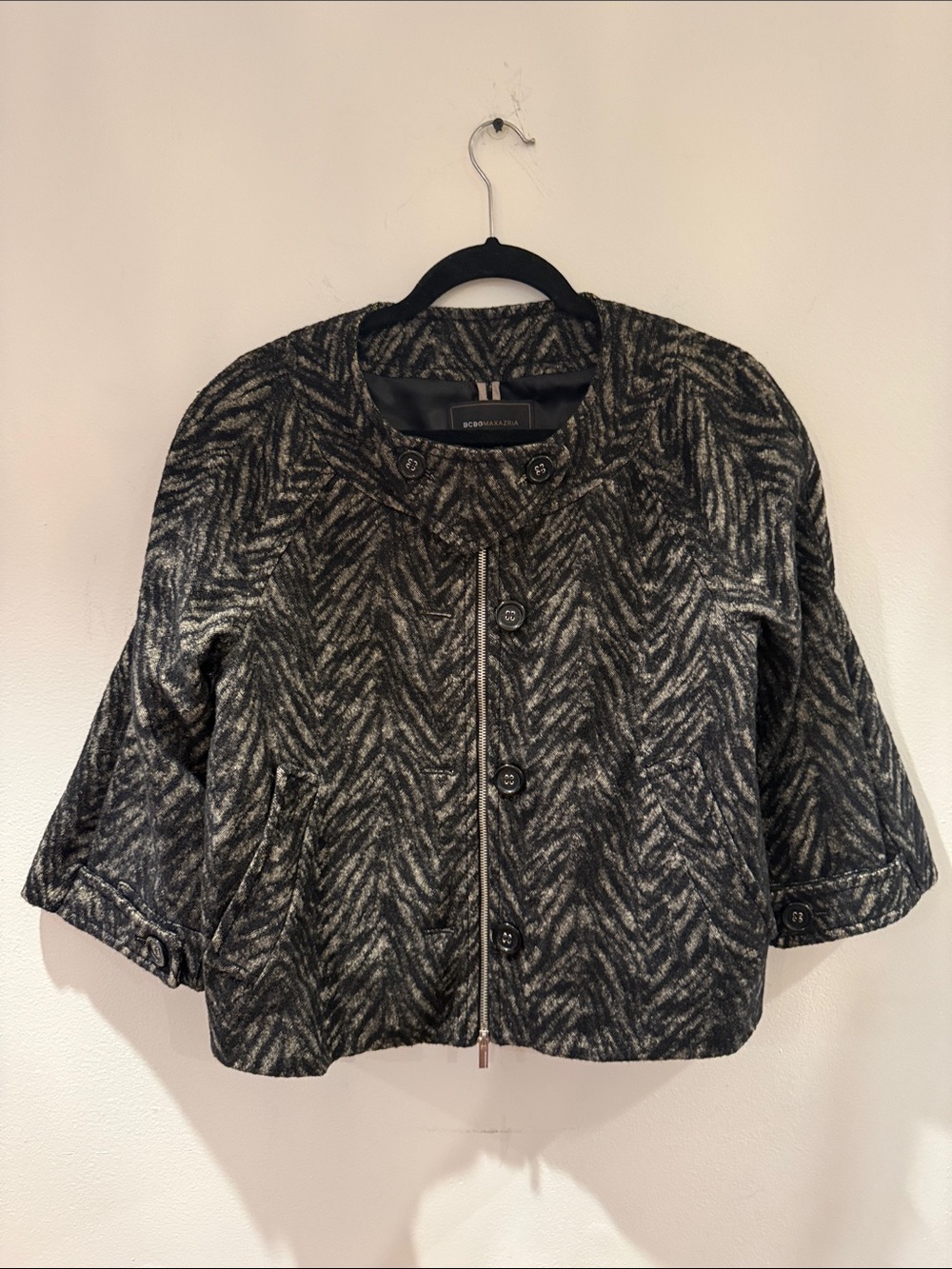 BCBGMaxAzria Black and Gray Patterned Cropped Blazer